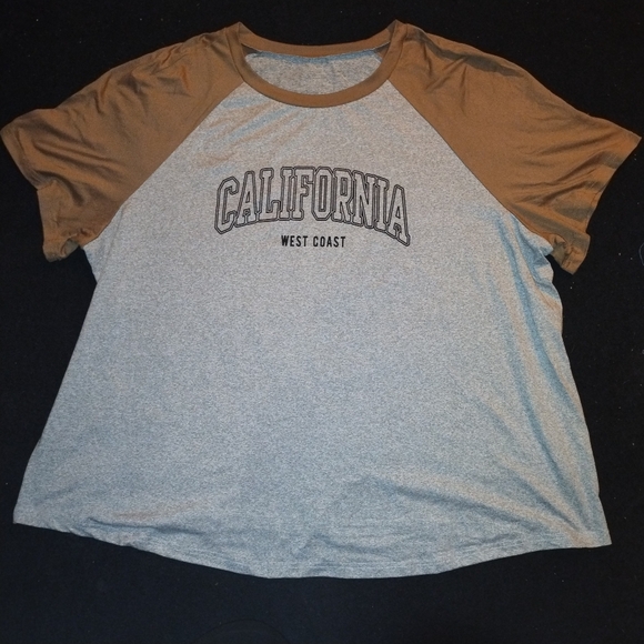 ✨NWOT✨ Graphic Tee - Picture 2 of 6